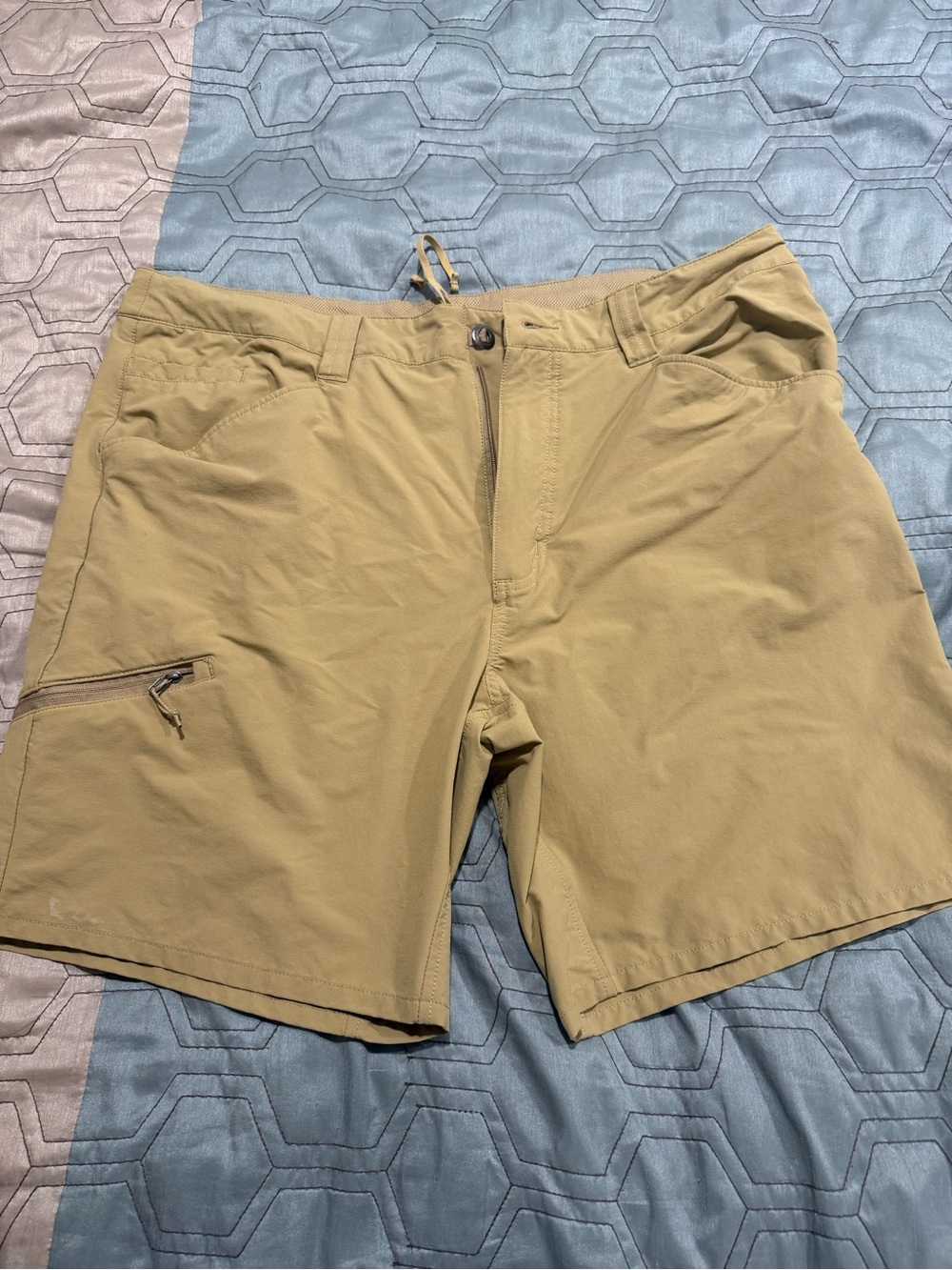 Patagonia men's quandary khaki classic shorts size 36